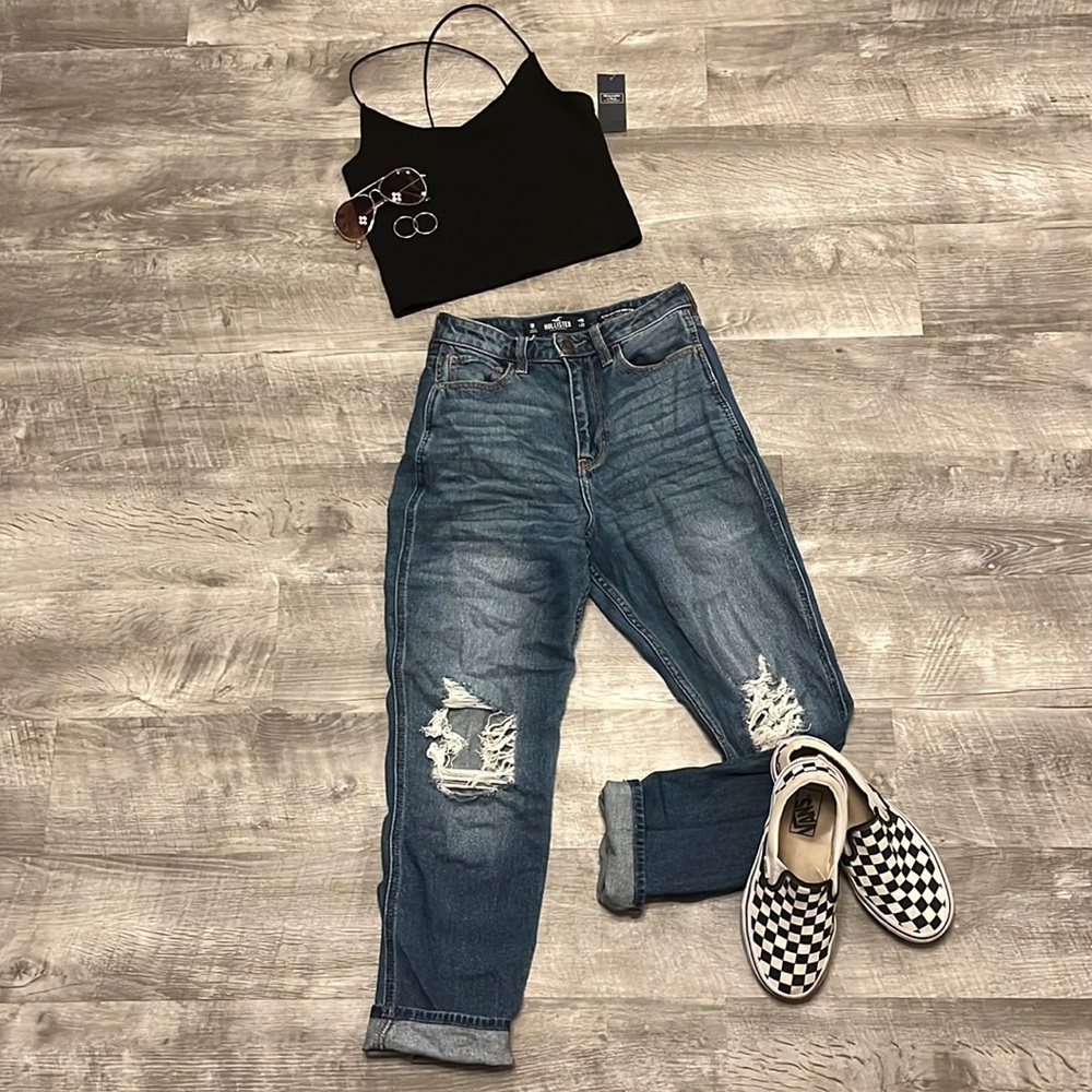 Hollister Ultra High-rise Mom Jean
